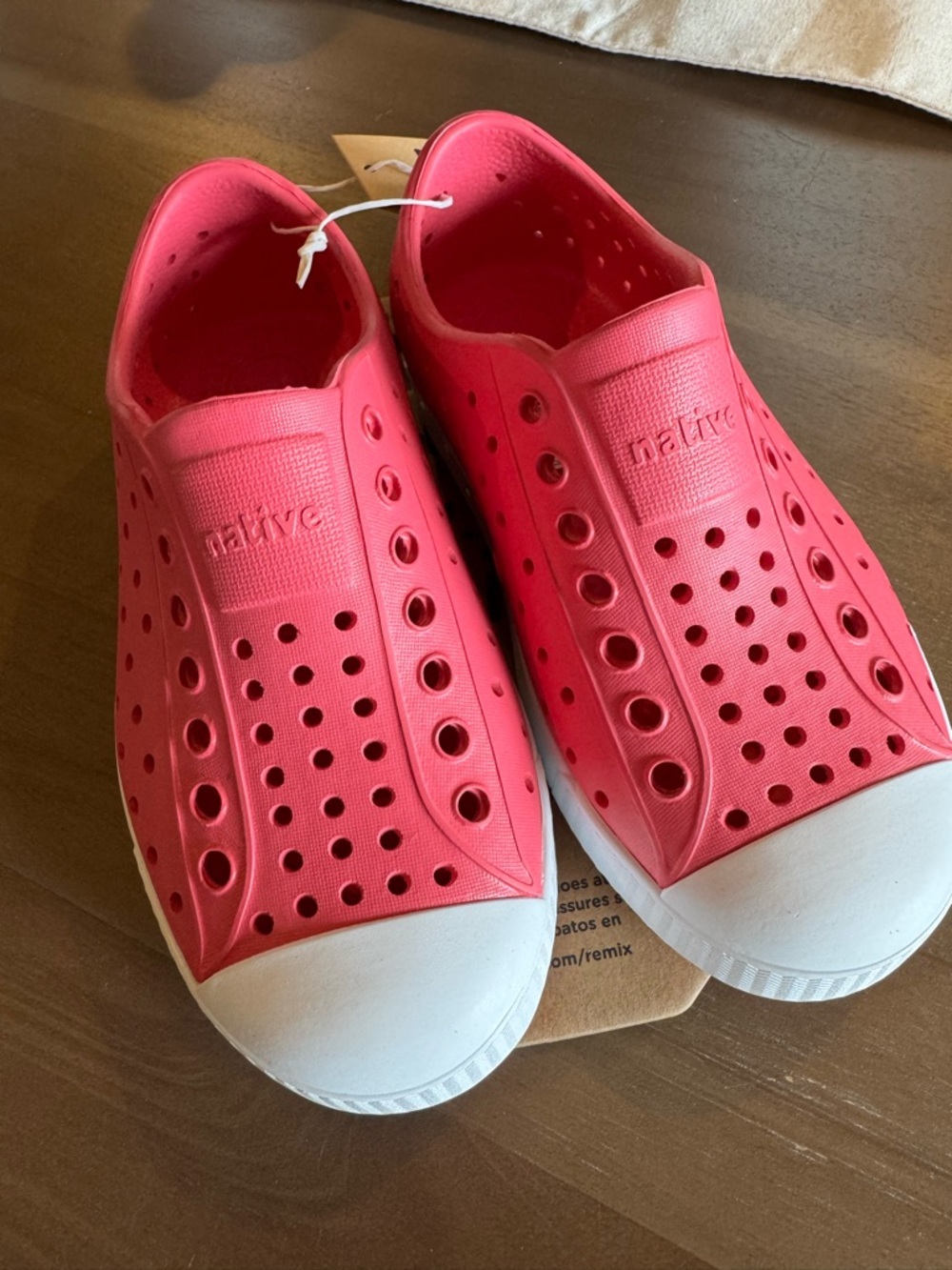 NWT Native Kids Water Shoes in Hollywood Pink with White Toe